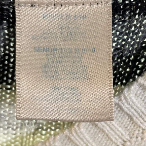 Faded Glory Size Medium Women’s Knitted Sweater With Silver Thread - Picture 4 of 5